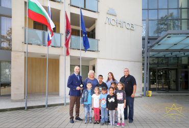 Деца от Общностния център за деца и семейства към Община Варна отпразнуваха първия учебен ден с учениците на ЧСУ „Юрий Гагарин“